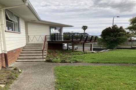 Photo of property in 111 Farquhar Road, Glendene, Auckland, 0602