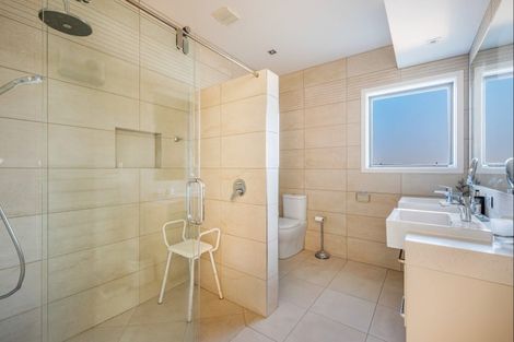 Photo of property in 15 Valley Crescent, Wanaka, 9305