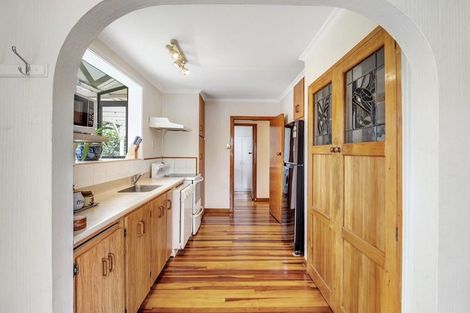 Photo of property in 9 Mokau Place, Terrace End, Palmerston North, 4410