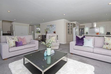 Photo of property in 6 Swindon Close, Mellons Bay, Auckland, 2014