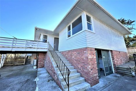 Photo of property in 2/24 Holbrook Street, Blockhouse Bay, Auckland, 0600