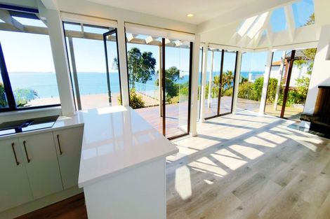 Photo of property in 6 Cliff Road, Torbay, Auckland, 0630