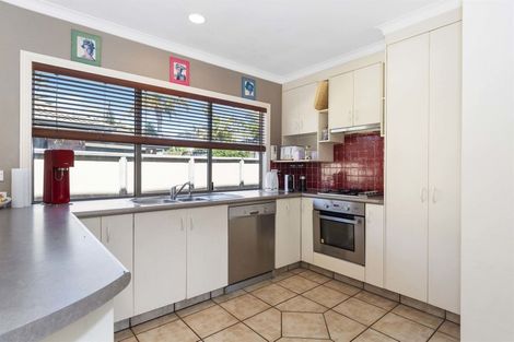 Photo of property in 15 Verbena Glen, Mount Maunganui, 3116