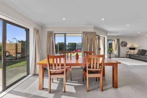 Photo of property in 8 Brompton Close, Richmond Heights, Taupo, 3330