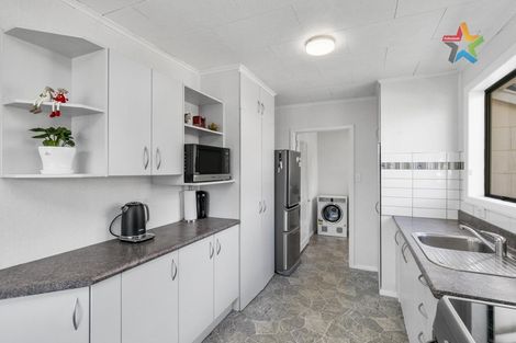 Photo of property in 195 Waddington Drive, Naenae, Lower Hutt, 5011