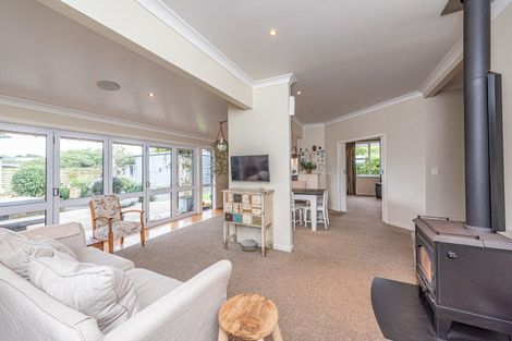 Photo of property in 23 Moore Avenue, Tawhero, Whanganui, 4501