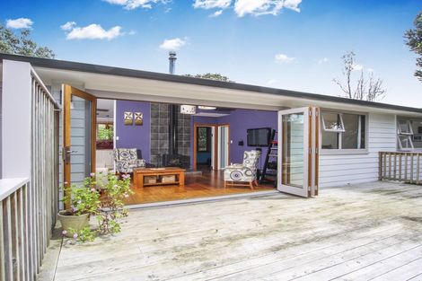Photo of property in 30 Rimutaka Place, Titirangi, Auckland, 0604