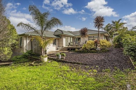 Photo of property in 10 Kumar Place, The Gardens, Auckland, 2105