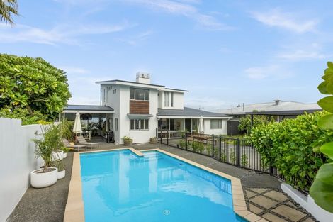 Photo of property in 2 Cobden Road, Bluff Hill, Napier, 4110