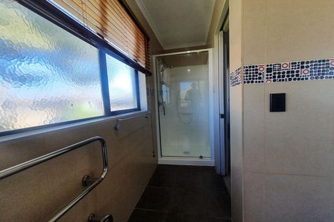 Photo of property in 114a Alfriston Road, Manurewa, Auckland, 2105