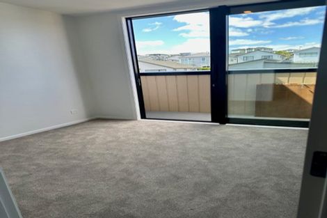 Photo of property in 10/19 Windlass Street, Long Bay, Auckland, 0630