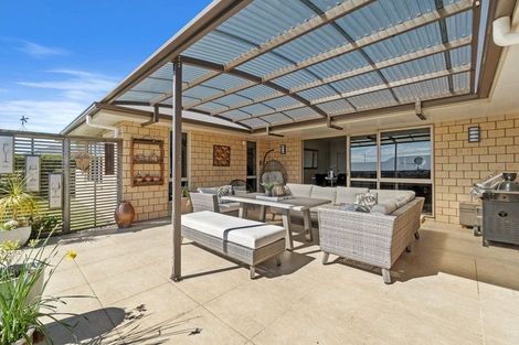 Photo of property in 4 Ruske Place, Grandview Heights, Hamilton, 3200