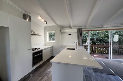 Photo of property in 25 Geoffrey Road, Torbay, Auckland, 0630