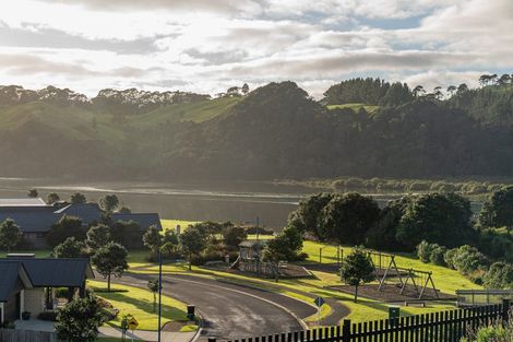 Photo of property in 7 Joyce Harsant Place, Cooks Beach, 3591