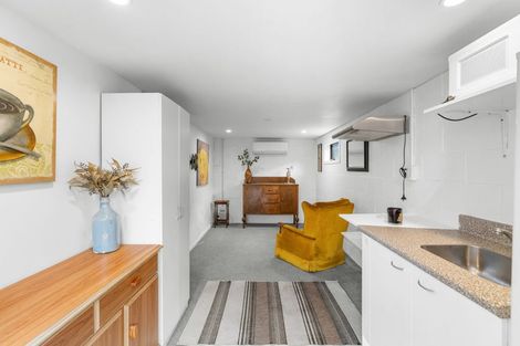 Photo of property in 21 Greendale Avenue, Avonhead, Christchurch, 8042