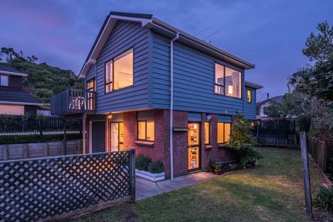 Photo of property in 55 Thatcher Crescent, Crofton Downs, Wellington, 6035