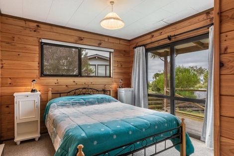 Photo of property in 19 Turangitukua Terrace, Kuratau, Turangi, 3381