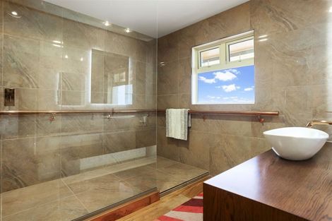 Photo of property in 32 North Road, Clevedon, Papakura, 2582