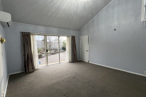 Photo of property in 14 Mcfetridge Place, Hillcrest, Auckland, 0627