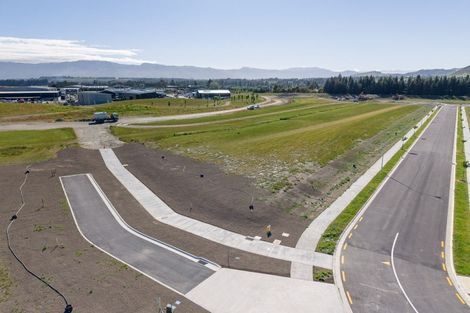 Photo of property in 27 Packer Road, Wanaka, 9382