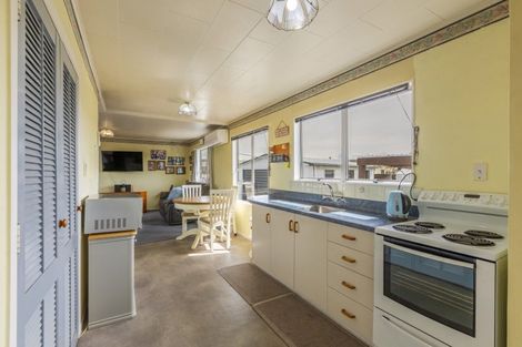 Photo of property in 12 Selkirk Street, Tamatea, Napier, 4112