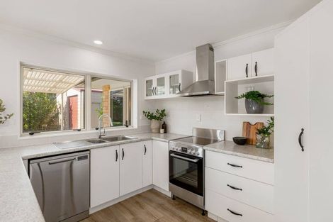 Photo of property in 19 Beachlands Place, Papamoa Beach, Papamoa, 3118