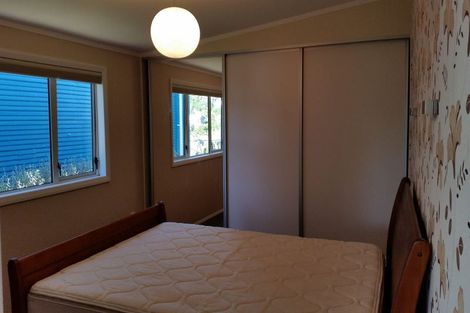 Photo of property in 17 Milne Terrace, Island Bay, Wellington, 6023