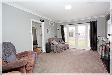 Photo of property in 28 George Street, Levin, 5510