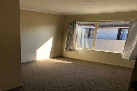 Photo of property in 5 Bezar Place, Flat Bush, Auckland, 2016