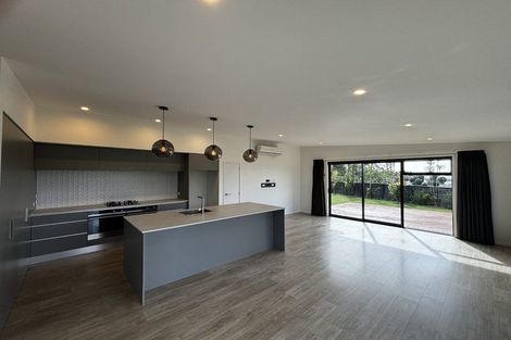 Photo of property in 2 Piper Way, Glen Avon, New Plymouth, 4312