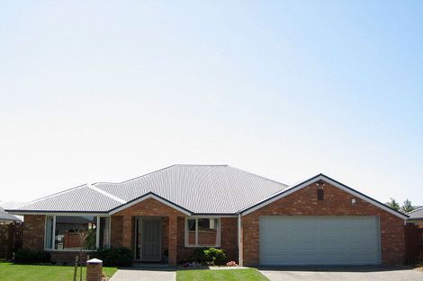 Photo of property in 7 Harrys Way, Redwood, Christchurch, 8051