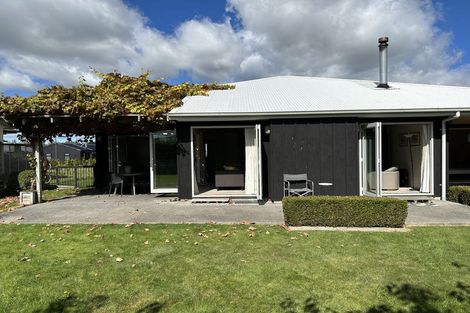 Photo of property in 3 Highgrove Place, Waipukurau, 4200