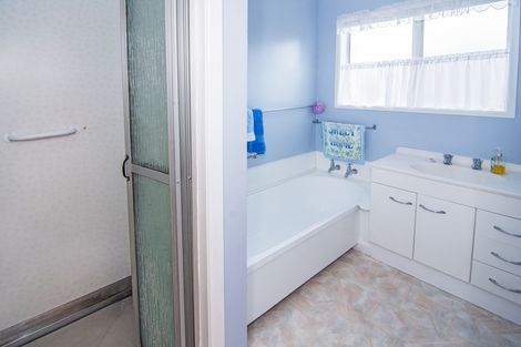 Photo of property in 9 Cambridge Terrace, Masterton, 5810