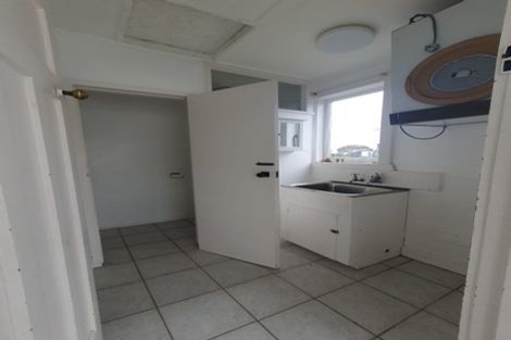 Photo of property in 2 Wattle Street, New Lynn, Auckland, 0600