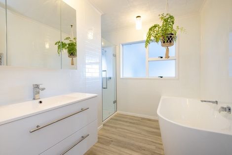 Photo of property in 60 Shrimpton Road, Haumoana, 4102