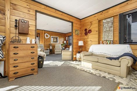 Photo of property in 5 Hadley Wood Drive, Wattle Downs, Auckland, 2103