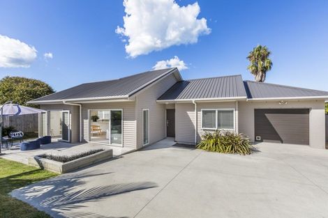 Photo of property in 797c Te Atatu Road, Te Atatu Peninsula, Auckland, 0610