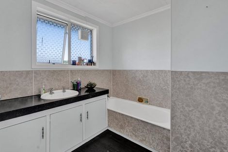 Photo of property in 6 Kowhai Street, Inglewood, 4330