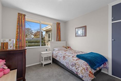 Photo of property in 1 Tracy Place, Redwood, Christchurch, 8051