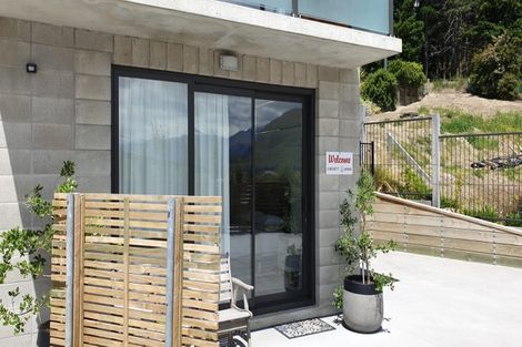 Photo of property in 8 Bovett Place, Wanaka, 9305