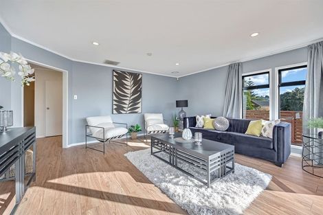 Photo of property in 11 Raphael Place, West Harbour, Auckland, 0618