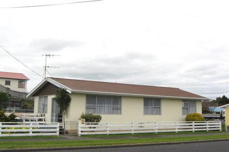 Photo of property in 17a Calvert Road, Moturoa, New Plymouth, 4310
