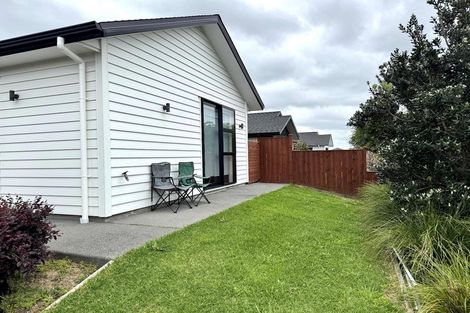 Photo of property in 81 Twin Parks Rise, Papakura, 2110