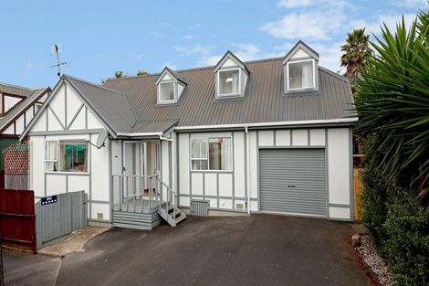 Photo of property in 10a Harding Avenue, Te Atatu South, Auckland, 0610