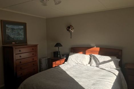 Photo of property in 32 Whitechapel Grove, Stokes Valley, Lower Hutt, 5019