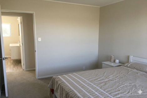 Photo of property in 240 Henderson Valley Road, Henderson, Auckland, 0612