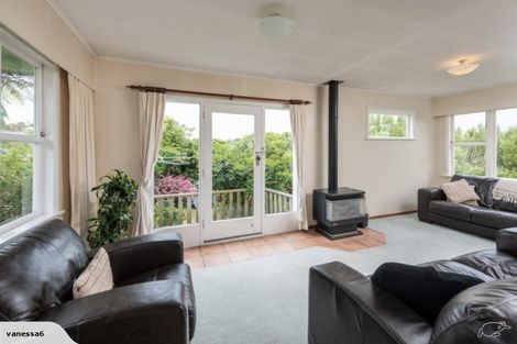 Photo of property in 26 Bellringer Crescent, Newlands, Wellington, 6037