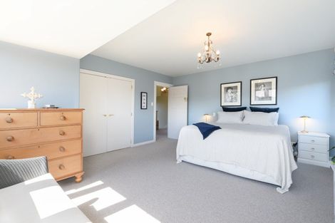 Photo of property in 247 Devonport Road, Tauranga, 3110