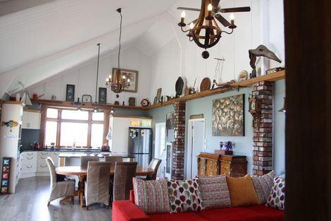 Photo of property in 323 Karioitahi Road, Karioitahi, Waiuku, 2683