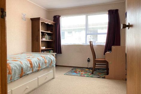 Photo of property in 60 Casuarina Road, Half Moon Bay, Auckland, 2012
